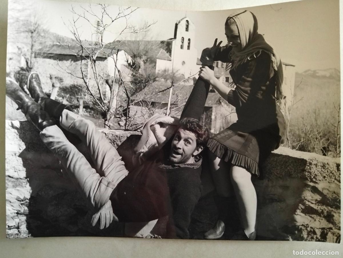 Cin&eacute;ma: FOTOGRAFIA ANALIA GADE Y JEAN CLAUDE PASCAL, PELICULA LA ENCRUCIJADA 1959, MEDIDAS 18X13 CM