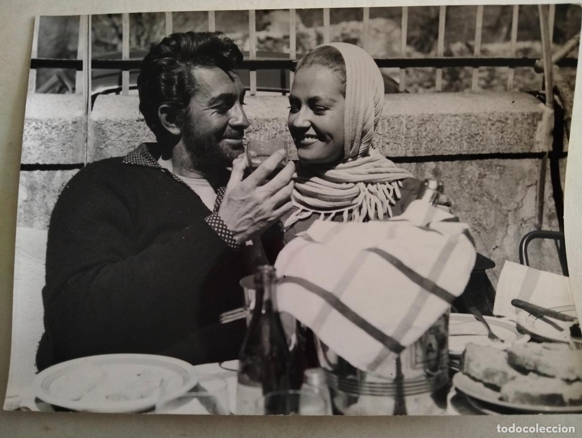 Cin&eacute;ma: FOTOGRAFIA ANALIA GADE Y JEAN CLAUDE PASCAL, PELICULA LA ENCRUCIJADA 1959, MEDIDAS 18X13 CM