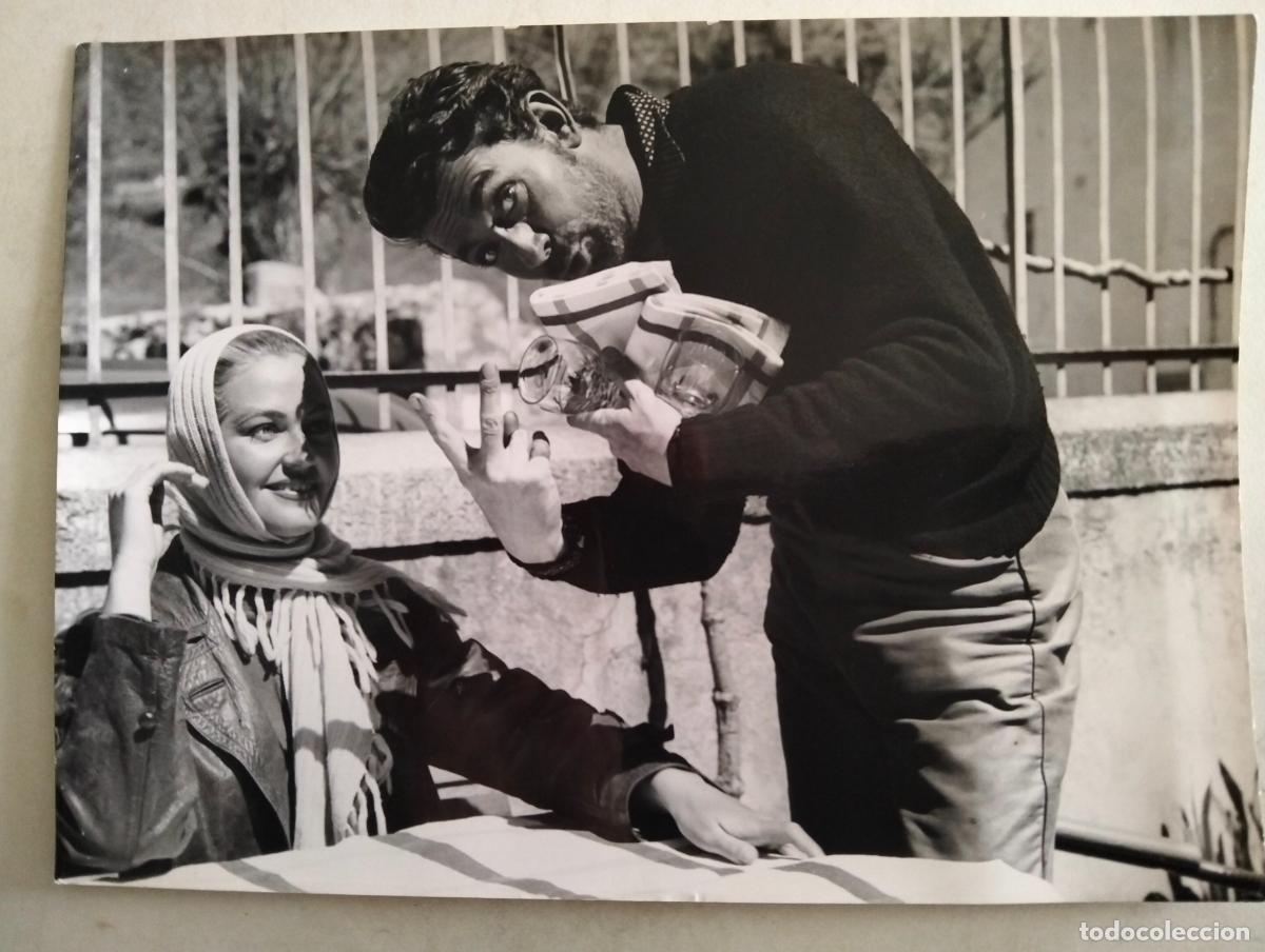 Cin&eacute;ma: FOTOGRAFIA ANALIA GADE Y JEAN CLAUDE PASCAL, PELICULA LA ENCRUCIJADA 1959, MEDIDAS 18X13 CM