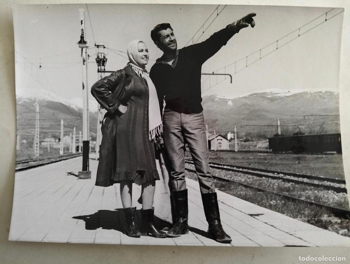 Cin&eacute;ma: FOTOGRAFIA ANALIA GADE Y JEAN CLAUDE PASCAL, PELICULA LA ENCRUCIJADA 1959, MEDIDAS 18X13 CM