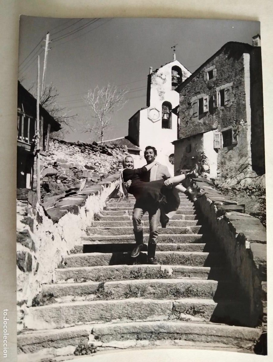 Cin&eacute;ma: FOTOGRAFIA ANALIA GADE Y JEAN CLAUDE PASCAL, PELICULA LA ENCRUCIJADA 1959, MEDIDAS 18X13 CM