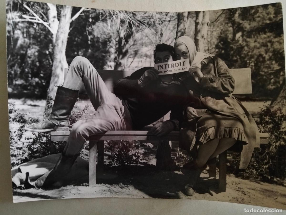 Cin&eacute;ma: FOTOGRAFIA ANALIA GADE Y JEAN CLAUDE PASCAL, PELICULA LA ENCRUCIJADA 1959, MEDIDAS 18X13 CM