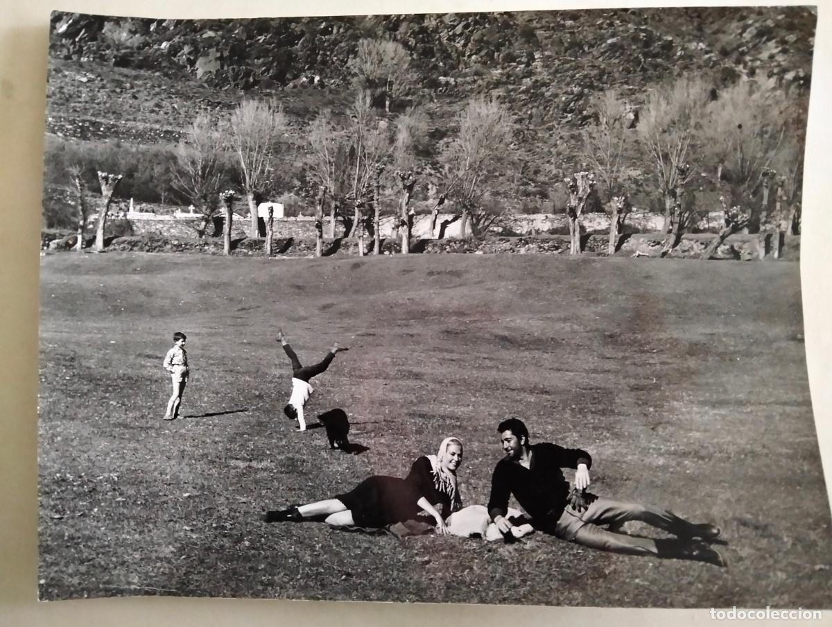 Cin&eacute;ma: FOTOGRAFIA ANALIA GADE Y JEAN CLAUDE PASCAL , PELICULA LA ENCRUCIJADA 1959, MEDIDAS 18X24 CM