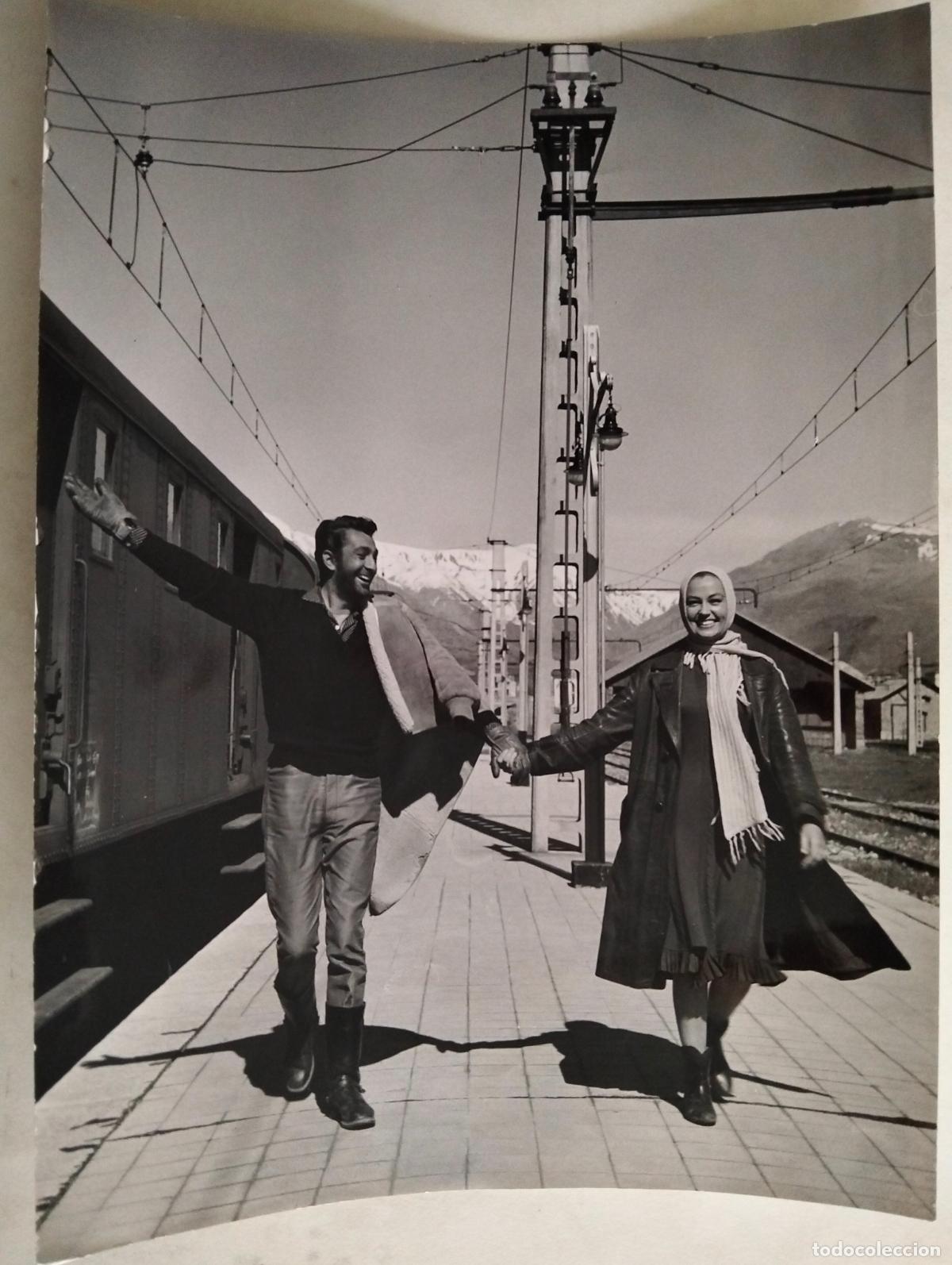 Cin&eacute;ma: FOTOGRAFIA ANALIA GADE Y JEAN CLAUDE PASCAL , PELICULA LA ENCRUCIJADA 1959, MEDIDAS 18X24 CM