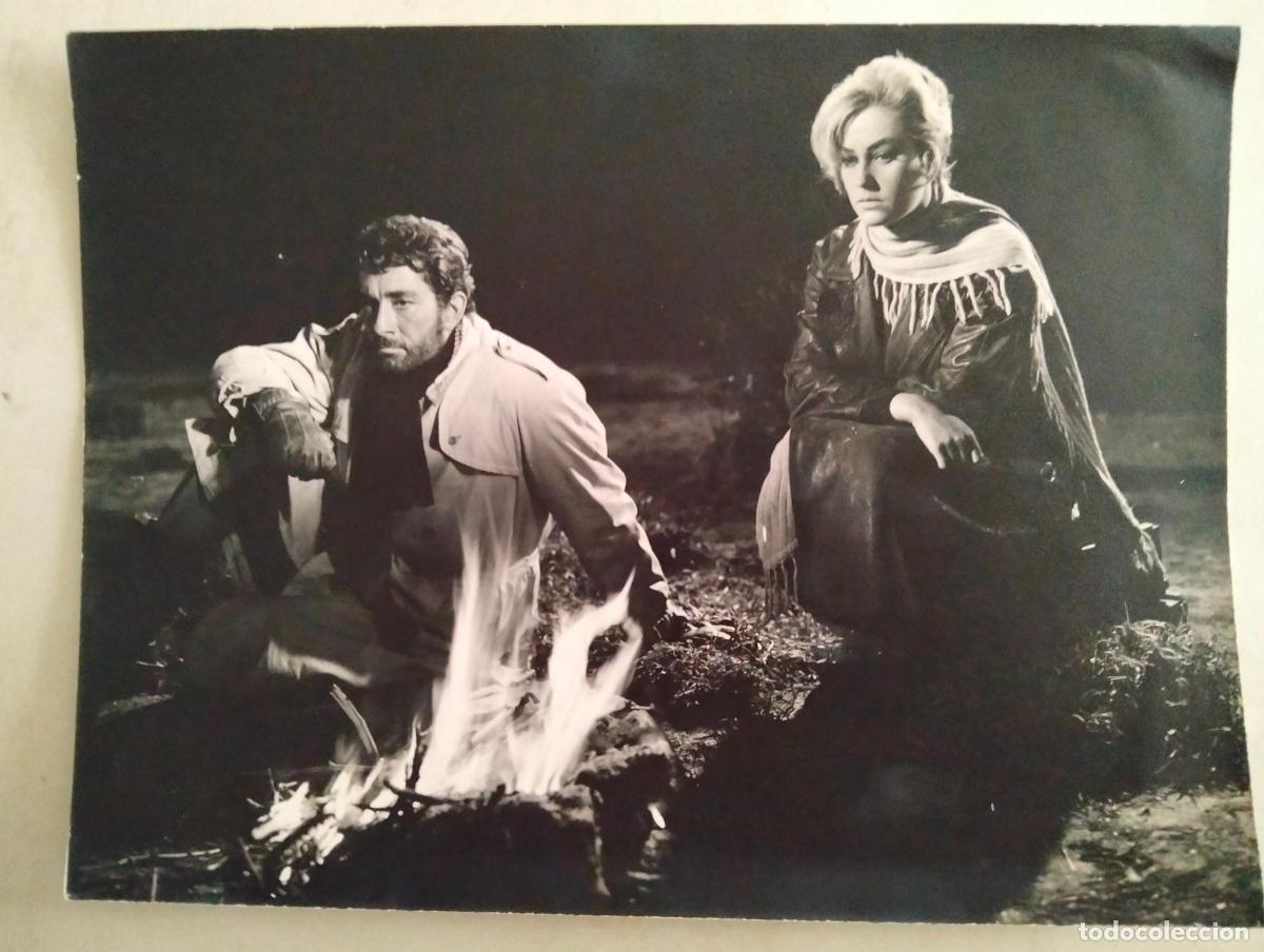 Cin&eacute;ma: FOTOGRAFIA ANALIA GADE Y JEAN CLAUDE PASCAL , PELICULA LA ENCRUCIJADA 1959, MEDIDAS 18X24 CM