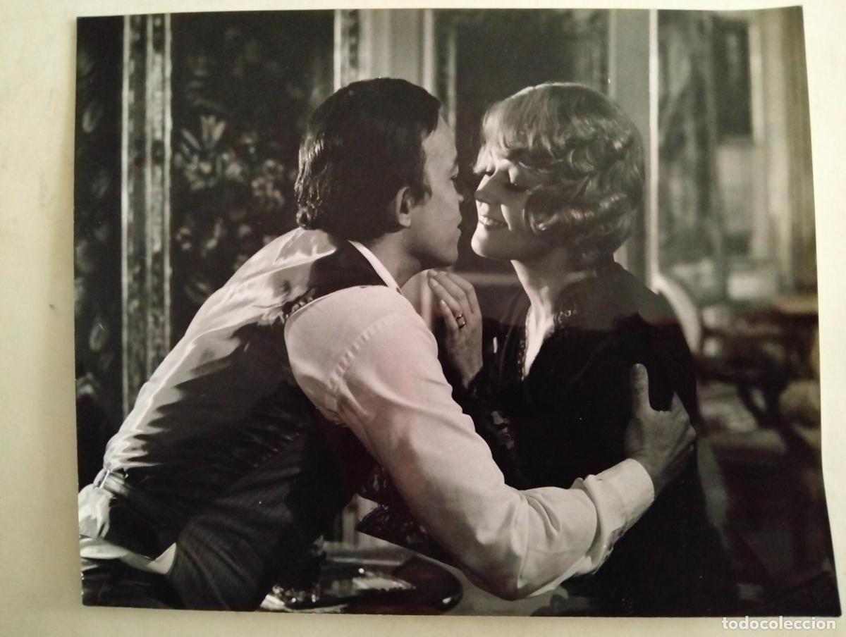 Cine: FOTOGRAFIA ANALIA GADE Y ANGEL DEL POZO, 1972, MEDIDAS 25 X 20,5 CM