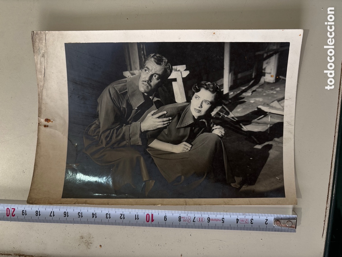 Cine: FOTO. T&Iacute;TULO: MUJER EN LA NIEBLA. C&Eacute;SAR ROMERO, LOIS MAXWELL, BERNARDETTE O&rsquo;FARRELL. DIREC. SAM