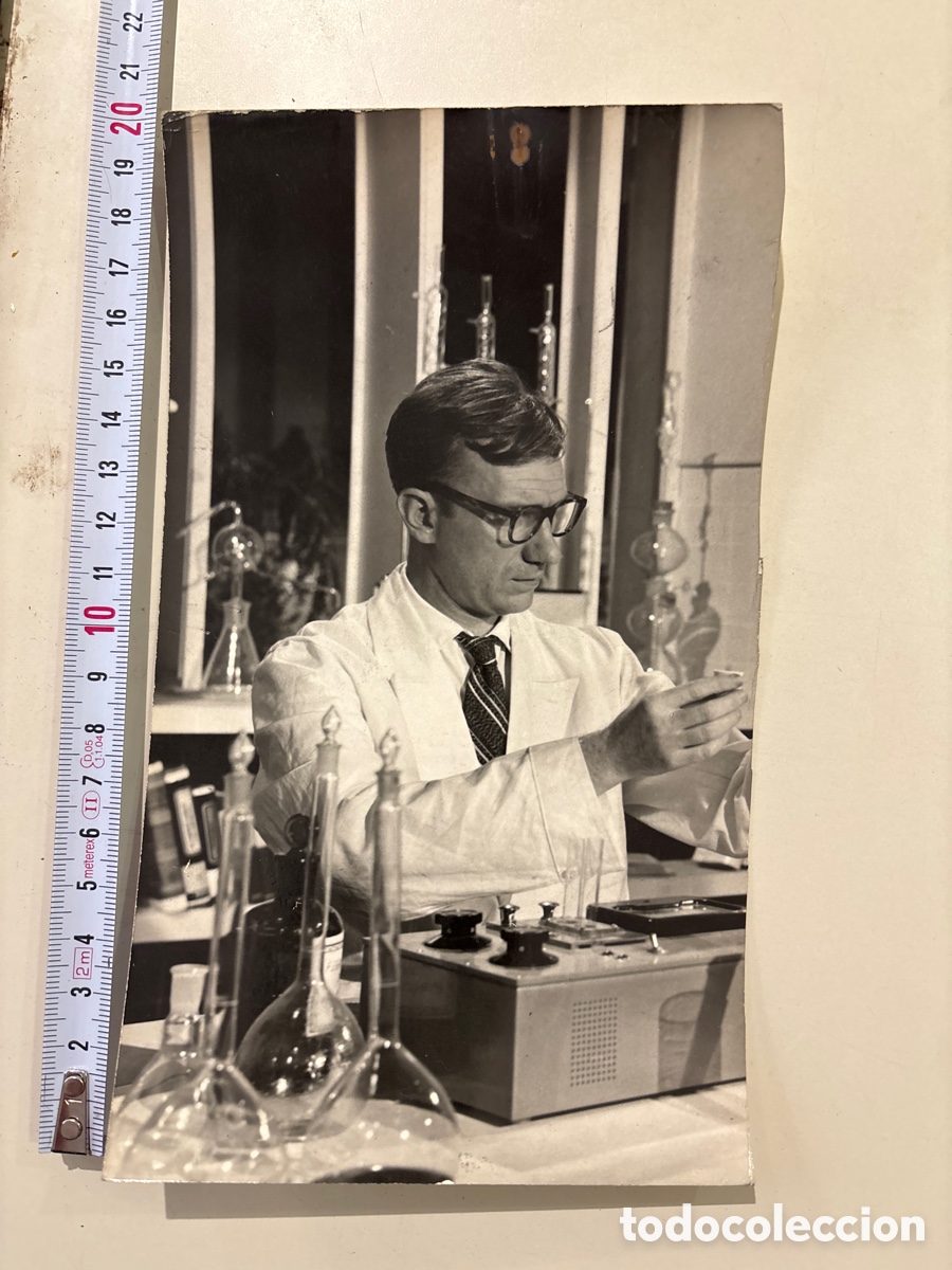 Cine: FOTO. TITULO: BOMBAS PARA LA PAZ. FERNANDO FERN&Aacute;N G&Oacute;MEZ.