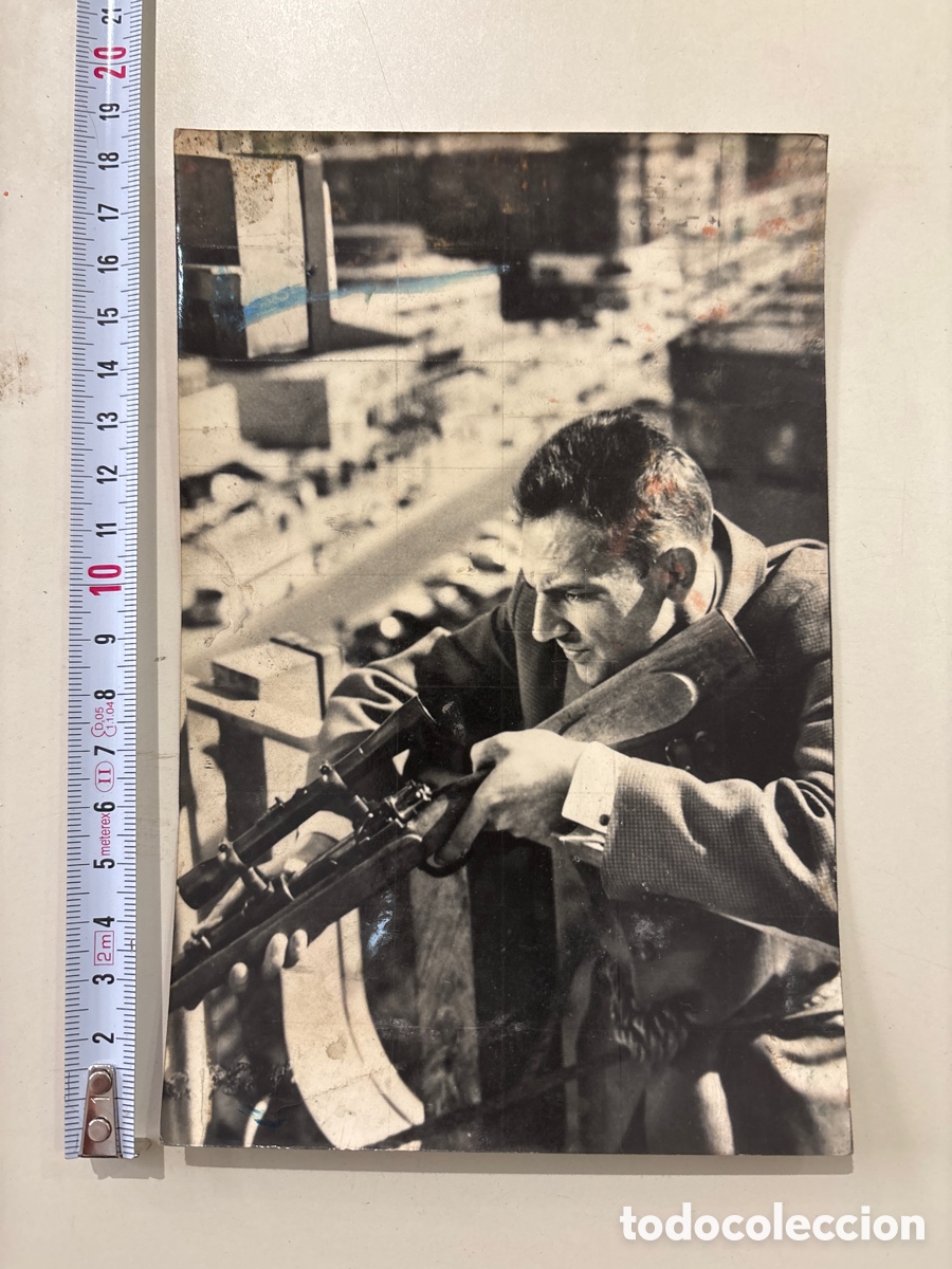 Cine: FOTO. T&Iacute;TULO: PENDIENTE DE UN HILO. KERWIN MATHEWS, COLLEEN DEWHURTS. DIREC. ANDRE DE TOTHI.