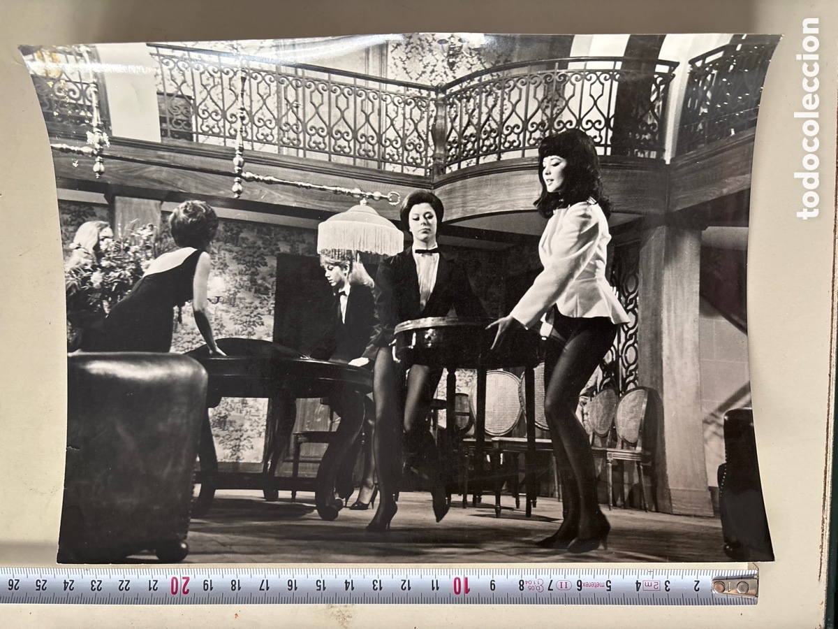 Kino: FOTO. T&Iacute;TULO: LAS NOCHES DE MONSIEUR MAX. SOPHIE DESMARETS, LAURA VALENZUELA, DARRY COWL, JEAN POIRE