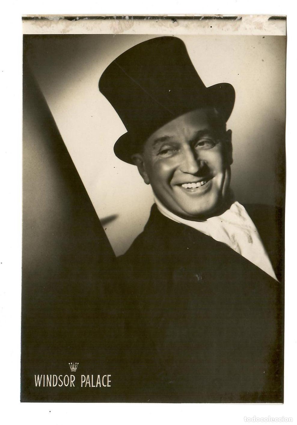 Kino: Fotografia de Maurice Chevalier. Cine Windsor Palace. Barcelona. 11 x 16,4 cms. Vell i Bell