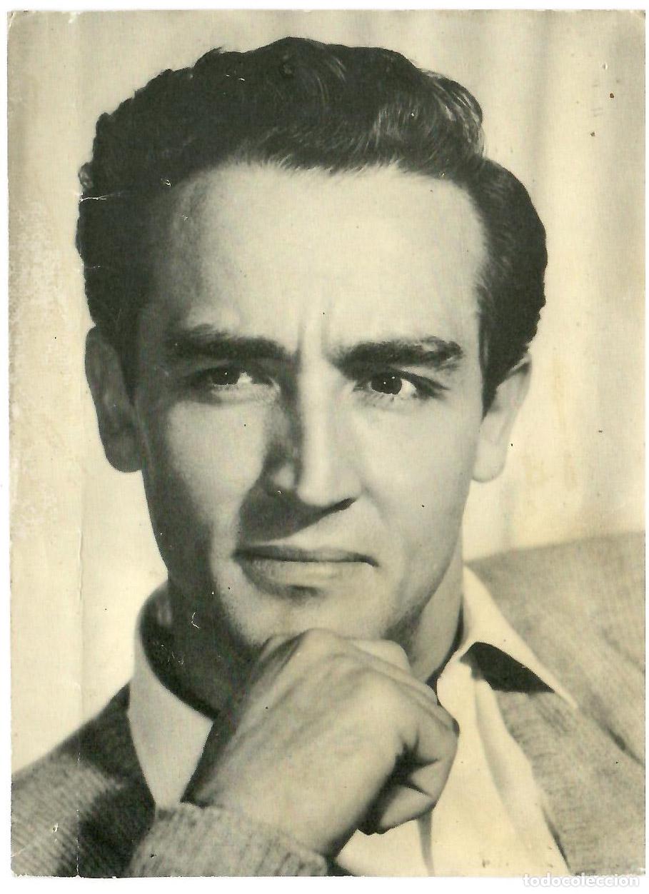 Kino: Vittorio Gassman. Foto ficha, obsequio Revista Romantica. 11,4 x 15,4 cms. Vell i Bell