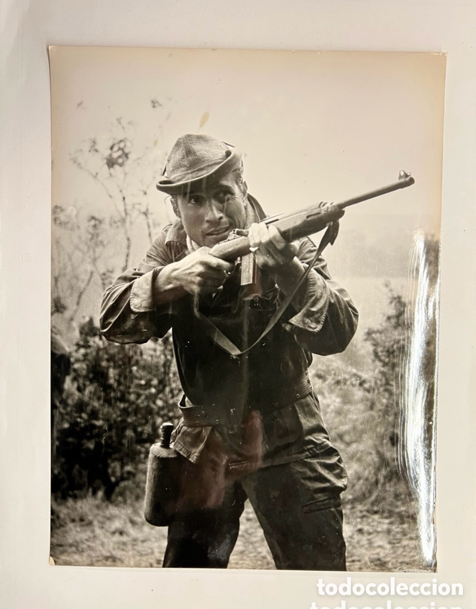 Cinema: MANUEL ZARZO, Actor espa&ntilde;ol en Comando Suicida..? (a.1968) Med&iacute;das: 24 x 18 cm