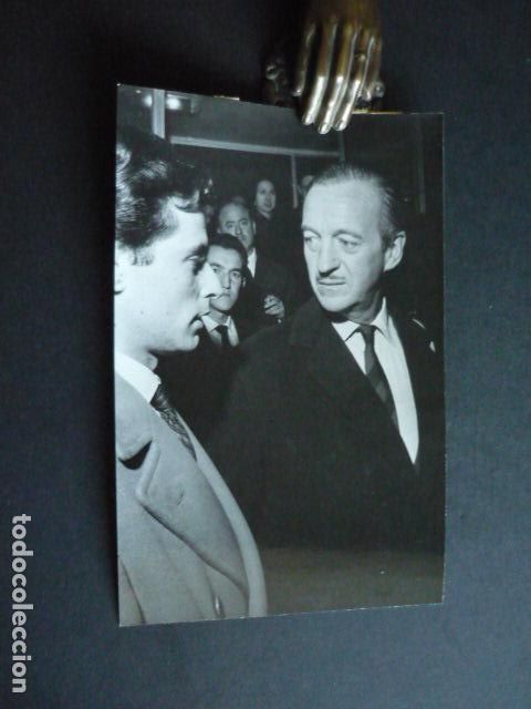 Kino: DAVID NIVEN ACTOR EN MADRID ANTIGUA FOTOGRAFIA ORIGINAL 11 X 18 CM