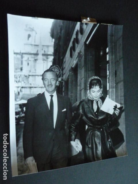 Kino: DAVID NIVEN ACTOR EN ROMA ANTIGUA FOTOGRAFIA ORIGINAL 21 X 17 CM