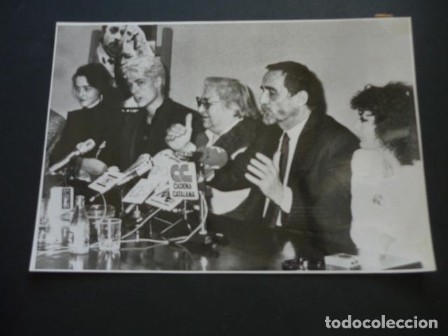 Kino: VITTORIO GASSMAN ACTOR EN BARCELONA ANTIGUA FOTOGRAFIA 18 X 24 CM