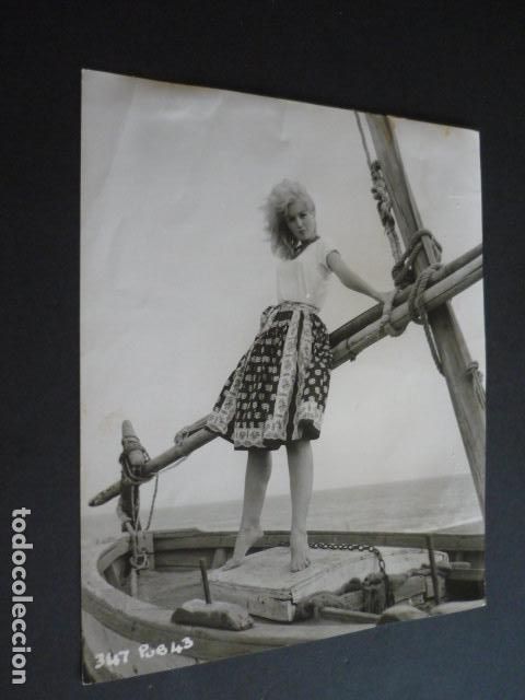 Kino: MYLENE DEMONGEOT ACTRIZ ANTIGUA FOTOGRAFIA 19 X 24 CM