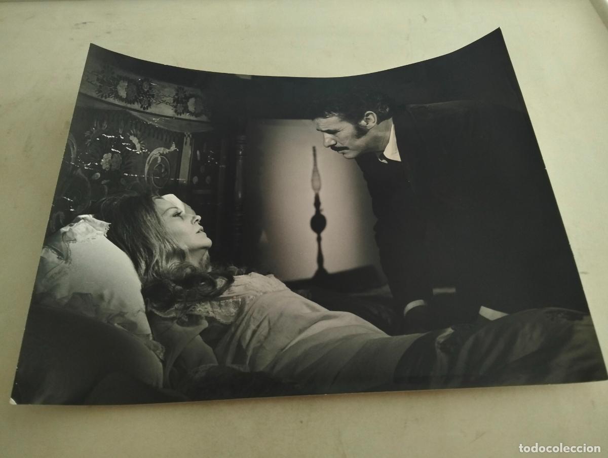 Cinema: FOTOGRAFIA PELICULA, NADA MENOS QUE TODO UN HOMBRE, ANALIA GADE Y PACO RABAL, MEDIDAS 25 X 20 CM