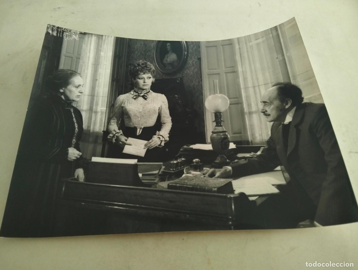 Cine: FOTOGRAFIA NADA MENOS QUE TODO UN HOMBRE, ANALIA GADE, TOMAS BLANCO Y LOLA LEMOS, MEDIDAS 25 X 20 CM