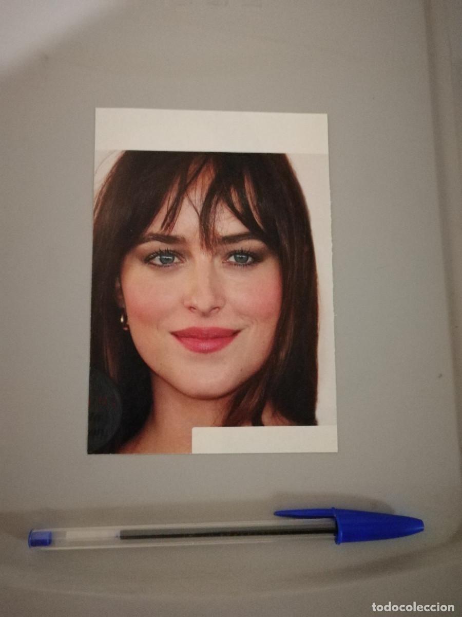 Cine: TARJETA ACARTONADA -9*13- DAKOTA JOHNSON