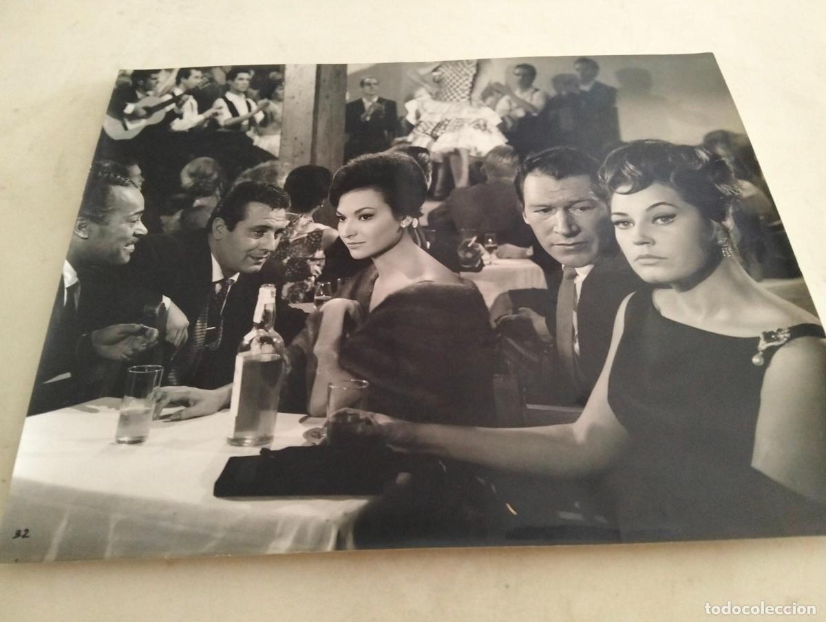 Cin&eacute;ma: FOTOGRAFIA PELICULA TU Y YO SOMOS TRES CON ANALIA GADE Y LICIA CALDERON, MEDIDAS 24,5X19,5 CM