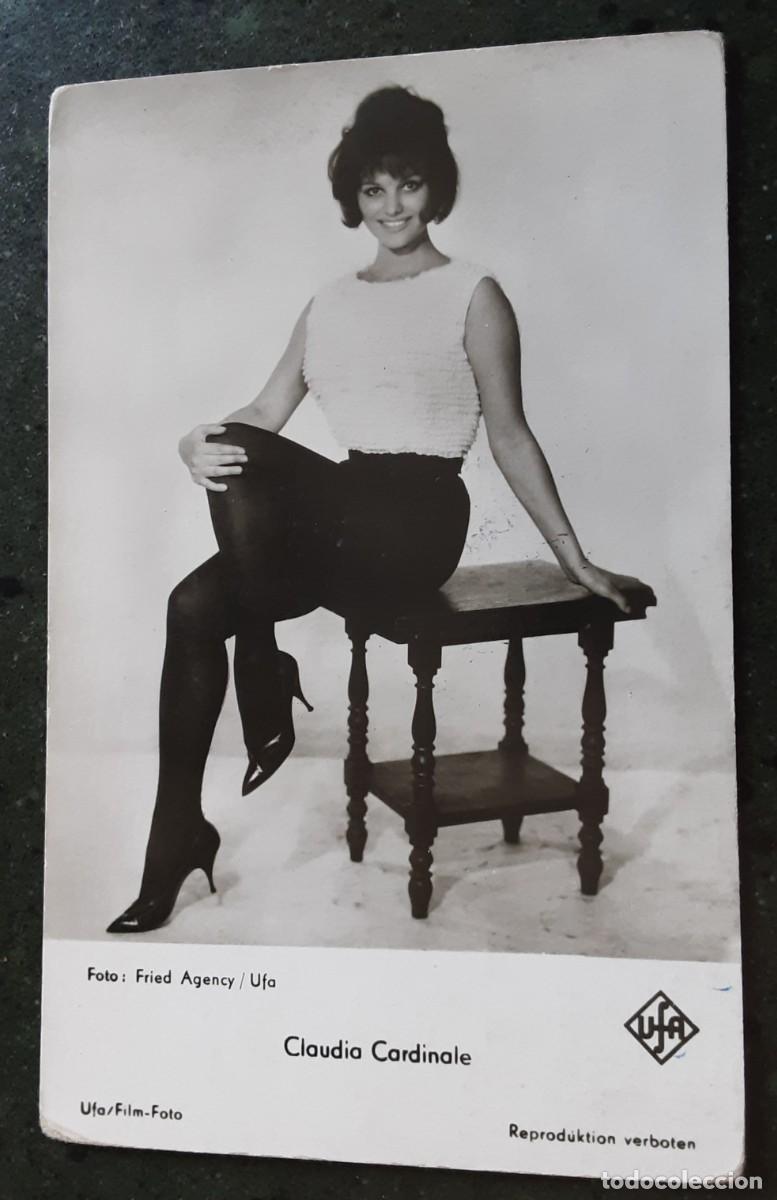 Cine: TARJETA POSTAL CLAUDIA CARDINALE , UFA.