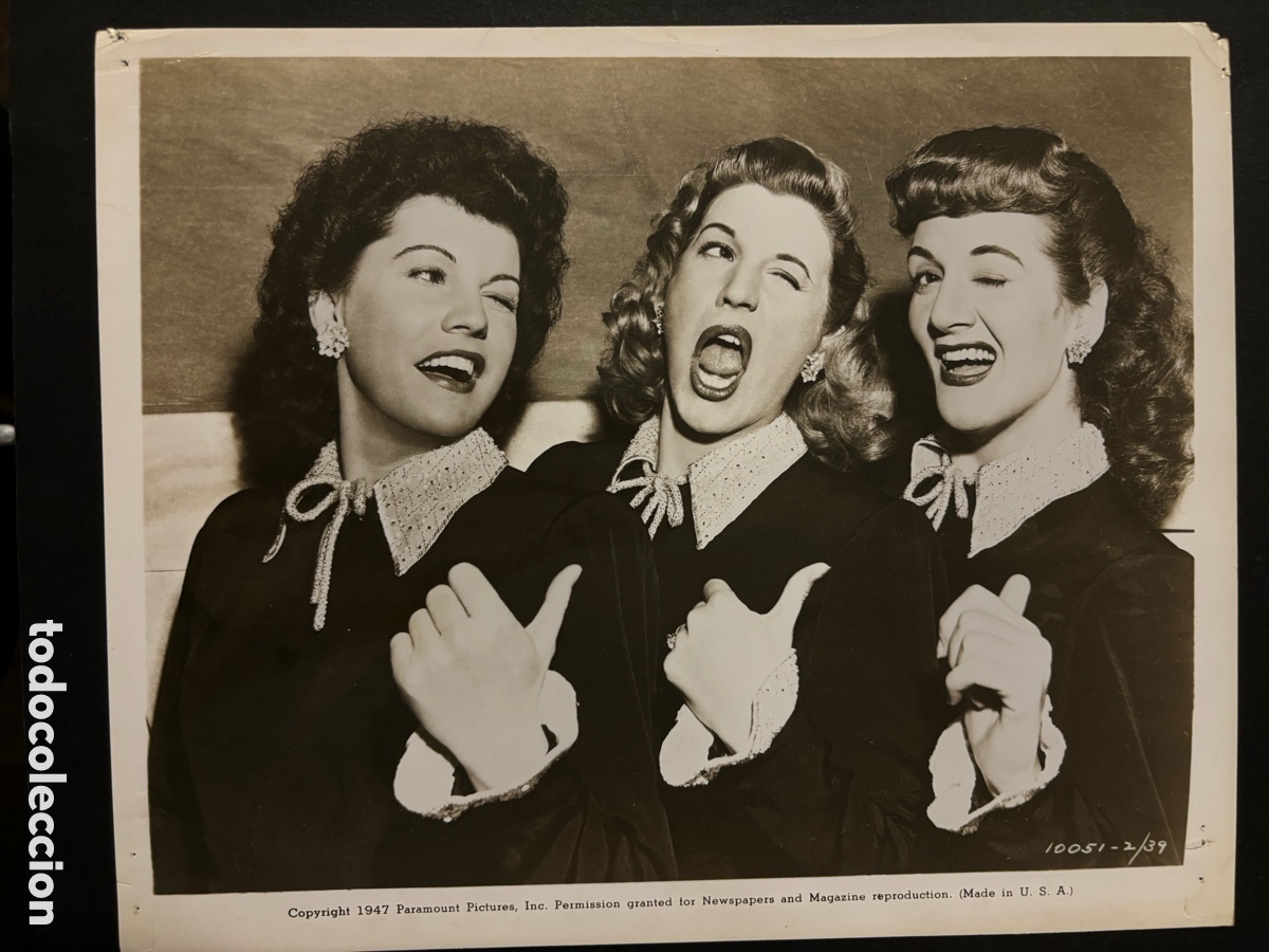 Cine: Foto original Paramount de las cantantes andrews sisters