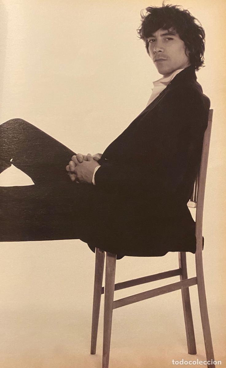 Cinema: Fotograf&iacute;a del actor espa&ntilde;ol &Oacute;scar Jaenada. P&aacute;gina completa de revista. 24 x 33 cm. Nueva.