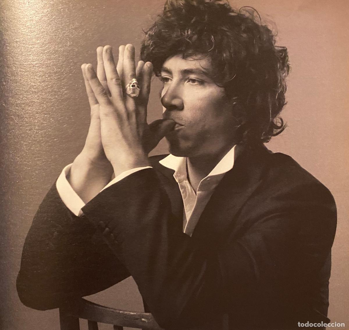 Cinema: Fotograf&iacute;a del actor espa&ntilde;ol &Oacute;scar Jaenada. Recorte de revista. 20 x 22 cm. Nueva.