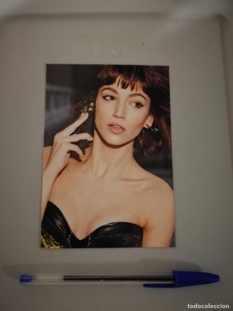 Kino: TARJETA ACARTONADA -10*15- &Uacute;rsula Corber&oacute;