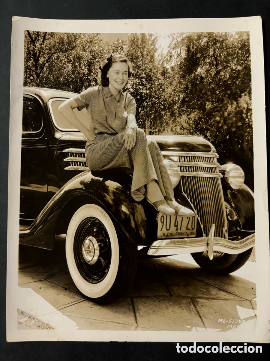 Cinema: Foto original MGM de Maureen O,Sullivan en coche antiguo