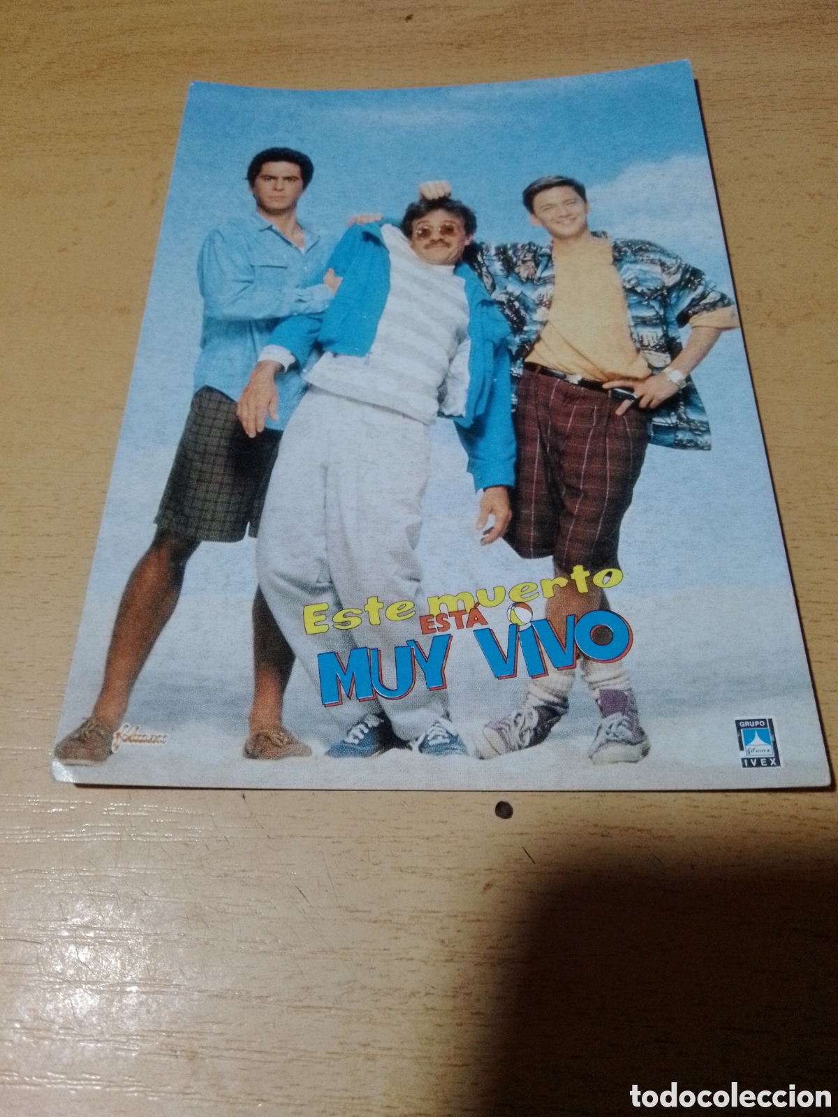 Cine: POSTAL DE CINE DE 11,5x16,3 Este Muerto Esta Muy Vivo