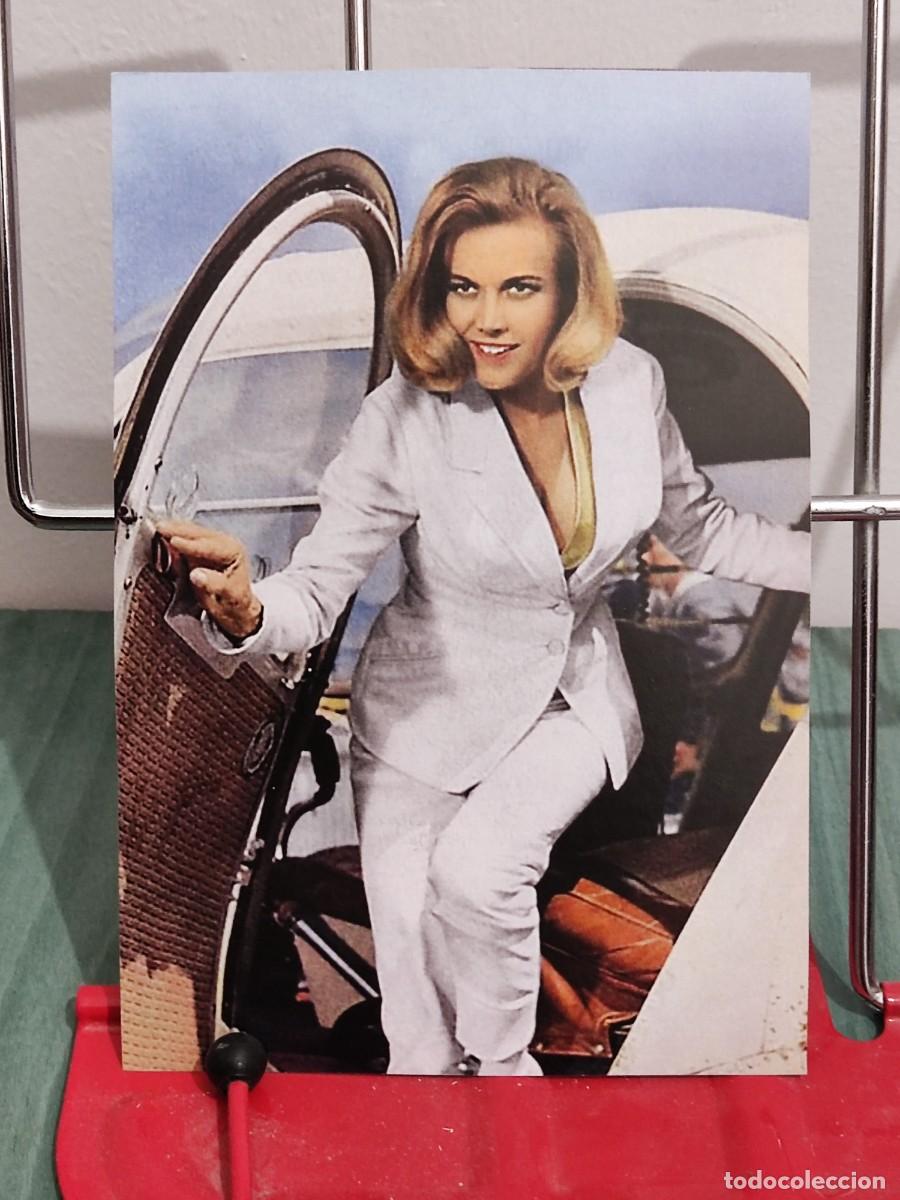 Cin&eacute;ma: Honor Blackman . Ficha revista accion cine