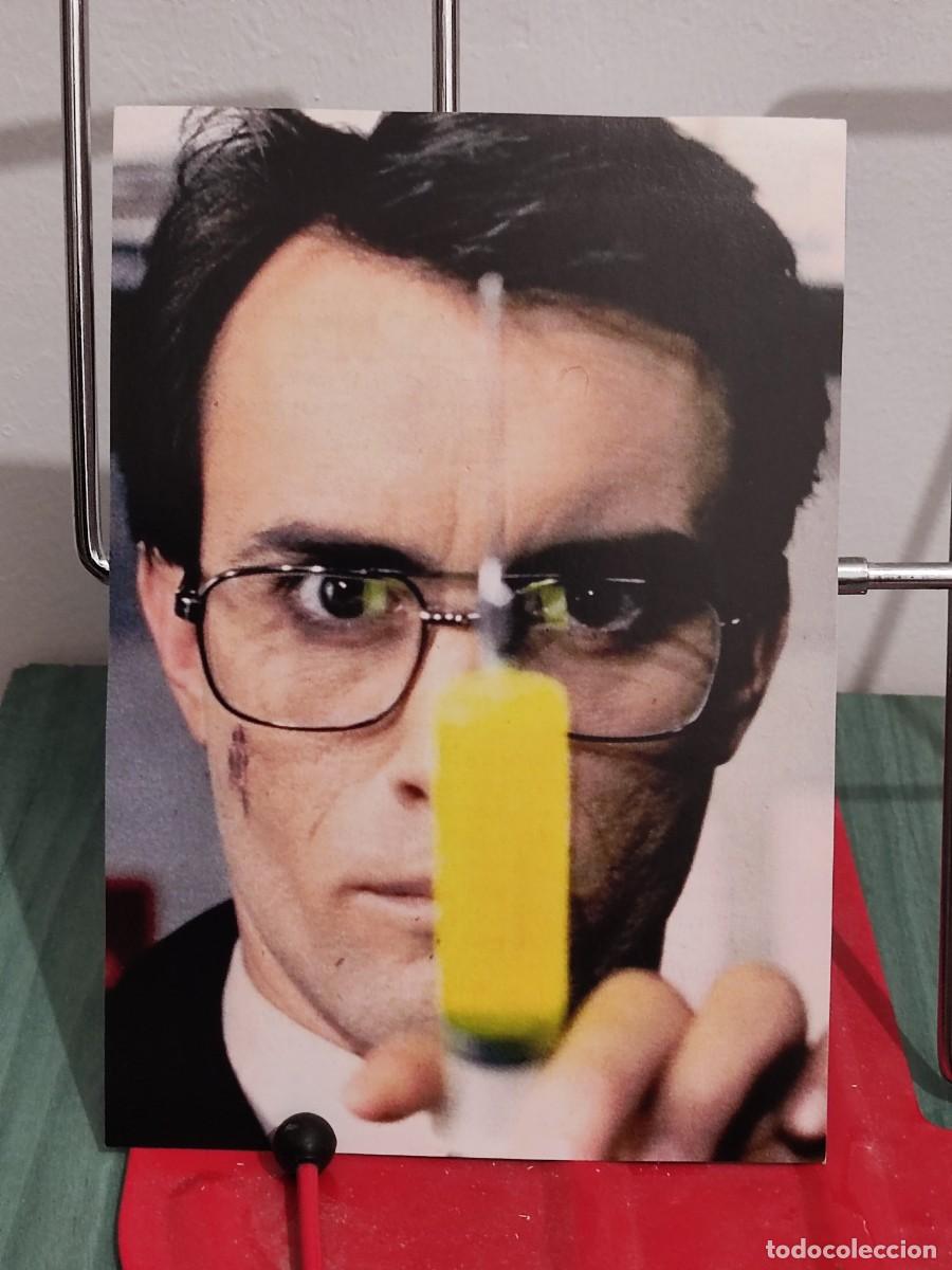 Cinema: Jeffrey Combs . Ficha revista accion cine