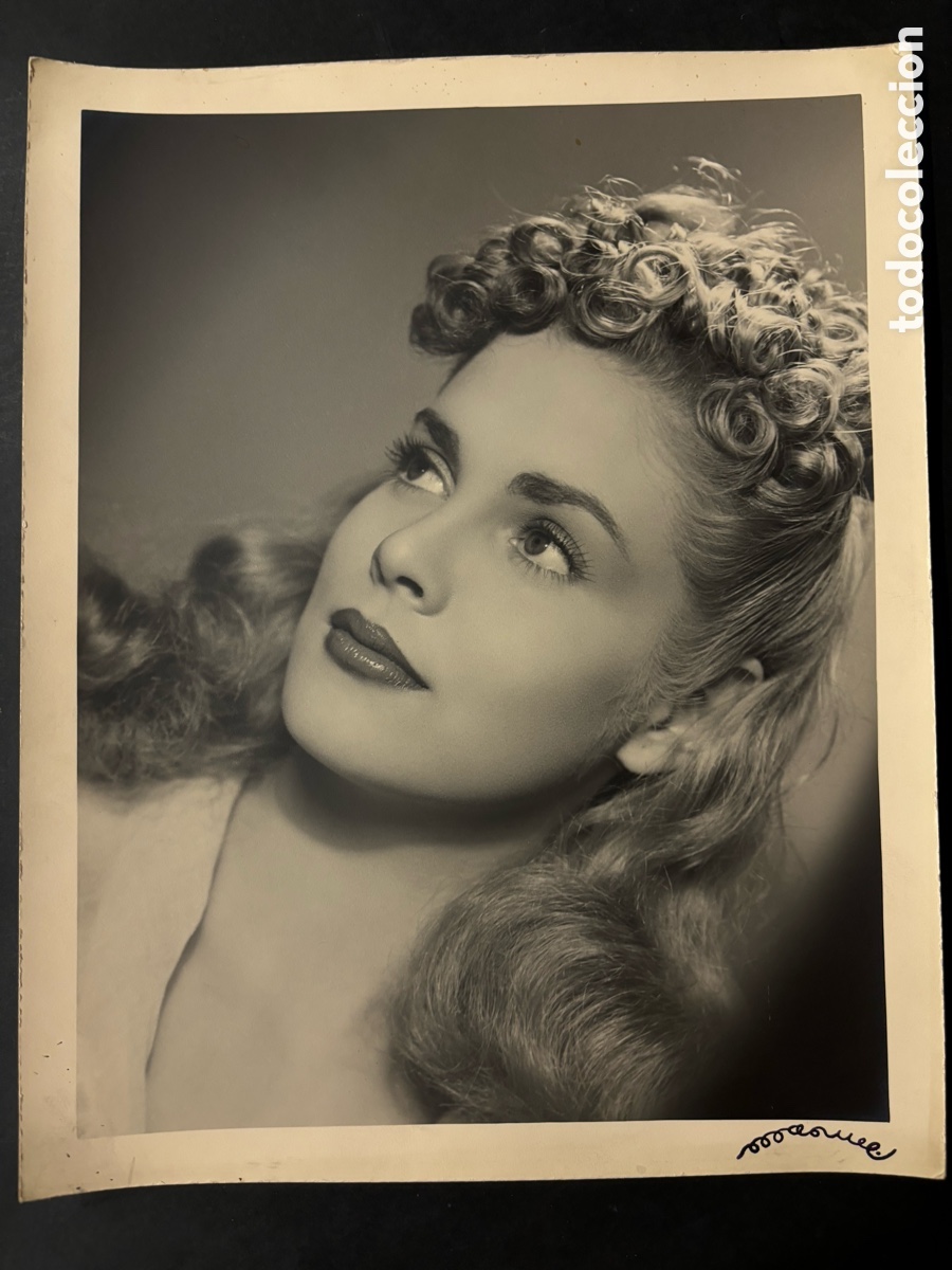 Cin&eacute;ma: Foto gran tama&ntilde;o de Isabel de Pomes foto estudios Manuel Madrid