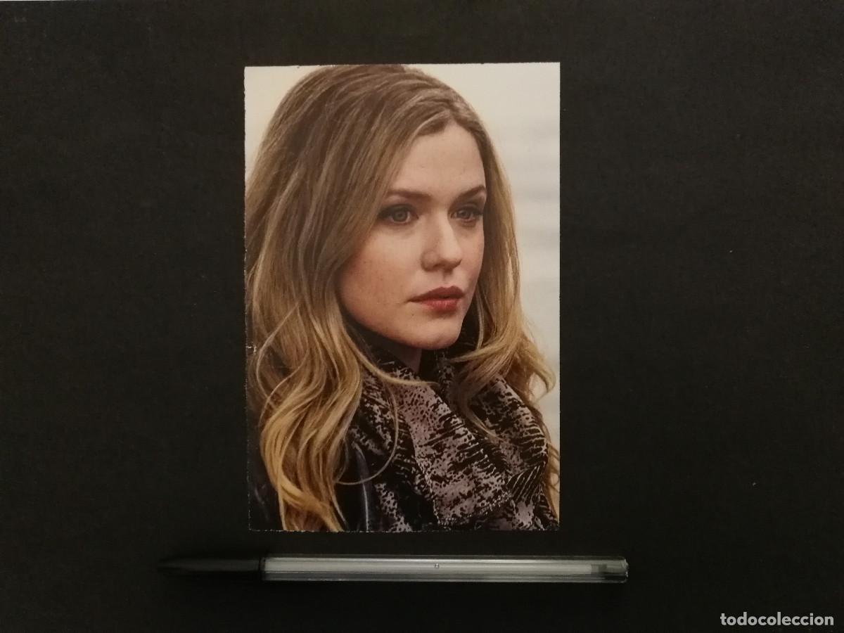Cine: TARJETA ACARTONADA -10*15- The InBetween - Harriet Dyer - SERIE TV - CIENCIA FICCION