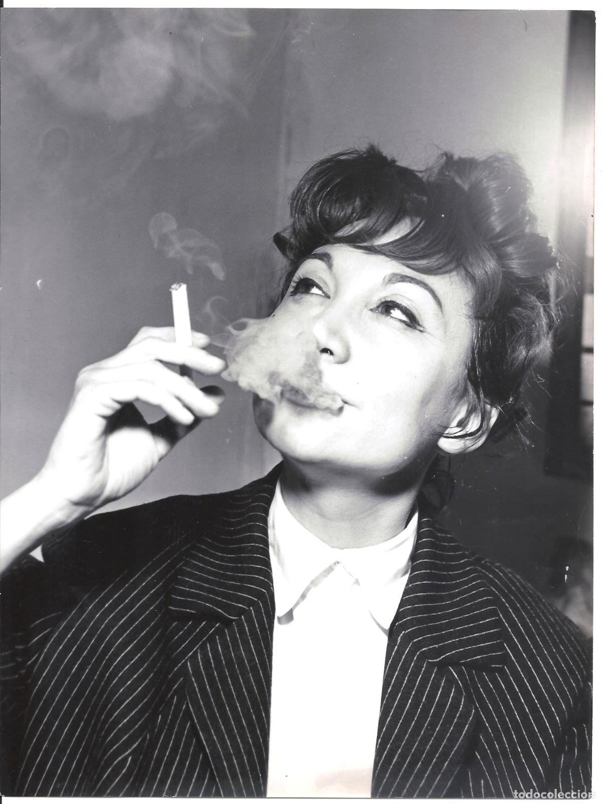 Kino: FJCx 1186 BERTA RIAZA FUMANDO FOTO B/N ORIGINAL ESPA&Ntilde;OLA FOTOGRAFO WAGNER