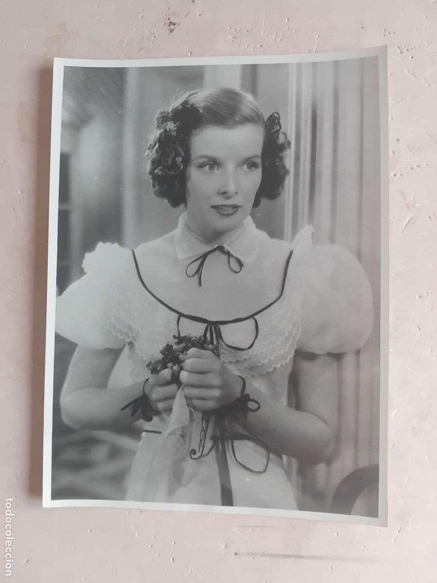 Cine: FOTOGRAFIA DE KATHARYNE HEPBURN EN SUE&Ntilde;OS DE JUVENTUD. 24 X 18 CM.