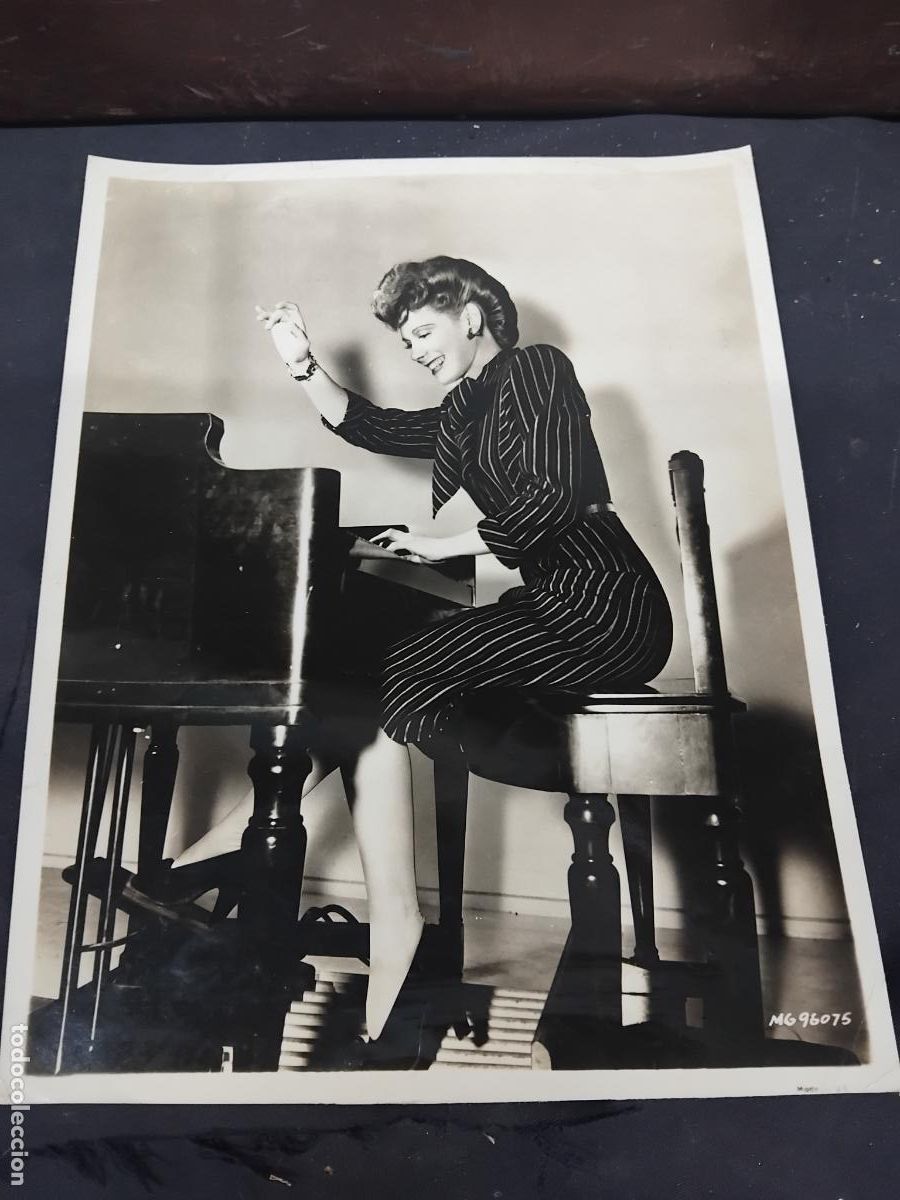 Cine: FOTOGRAFIA DE ETHEL SMITH FAMOSA ORGANISTA QUE HARA UNA PELICULA METRO GOLDWYN MAYER