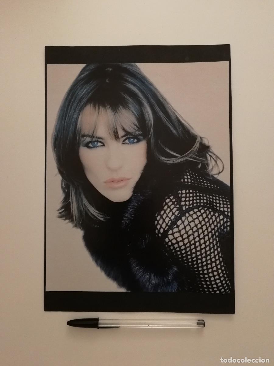 Cine: LAMINA ACARTONADA -20*25- Elizabeth Hurley