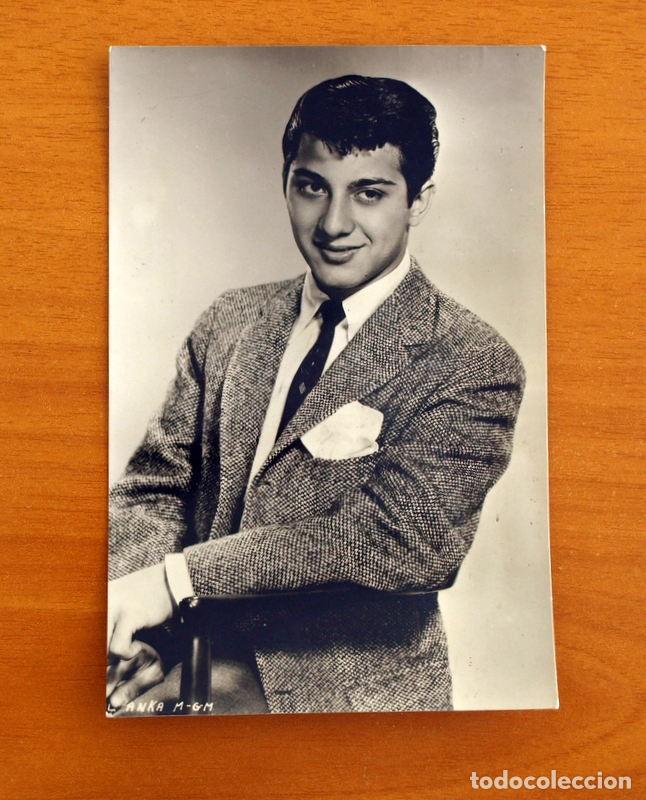 Cin&eacute;ma: Foto-Postal - Cine - Actrices y Actores - 7397 Paul Anka - De la Pel&iacute;cula El D&iacute;a m&aacute;s Largo