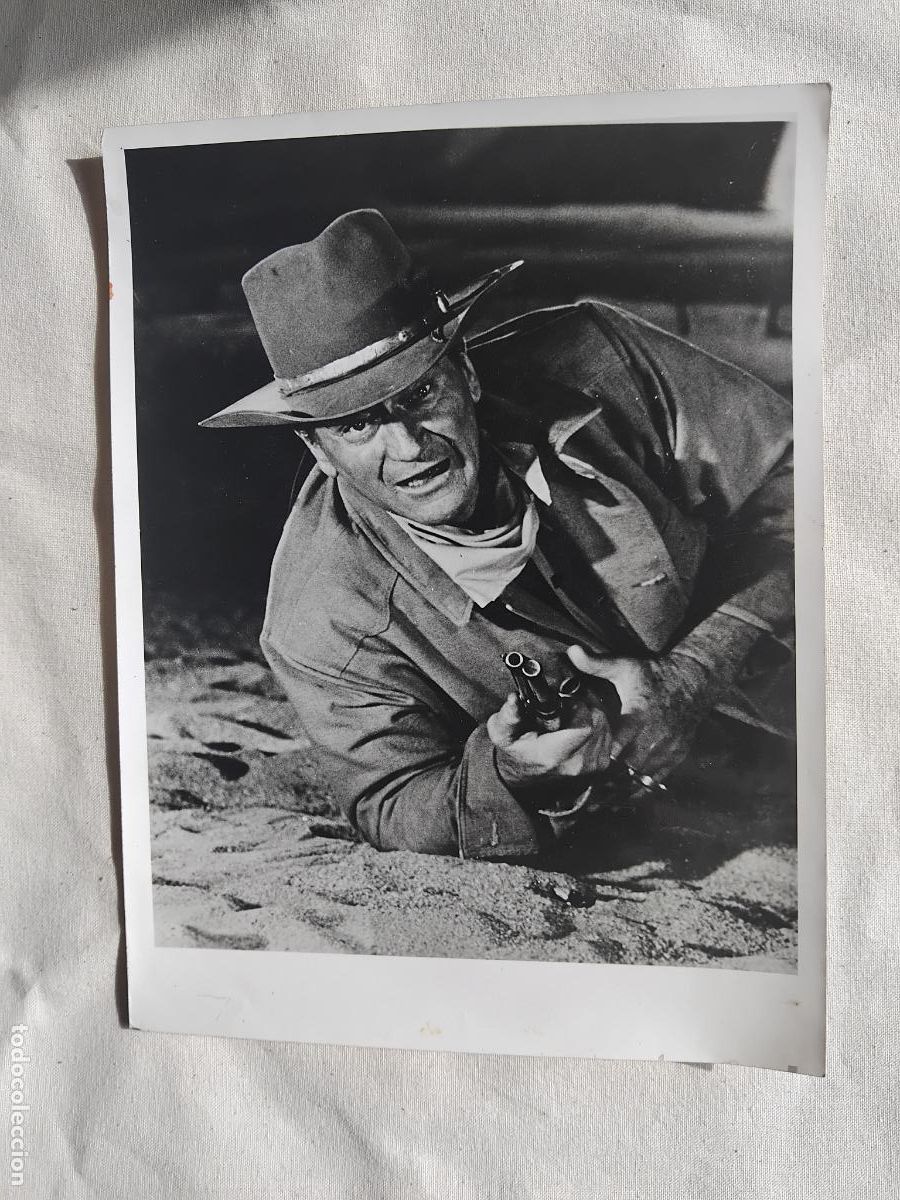 Cin&eacute;ma: FOTOGRAFIA DE JOHN WAYNE. 18,50 X 24 CM