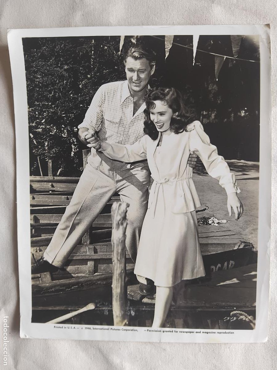 Cinema: FOTOGRAFIA DE ANN BLYTH Y SONNY TUFTS, INTERNATIONAL PICTURES 1946. 21 X 25,50 CM