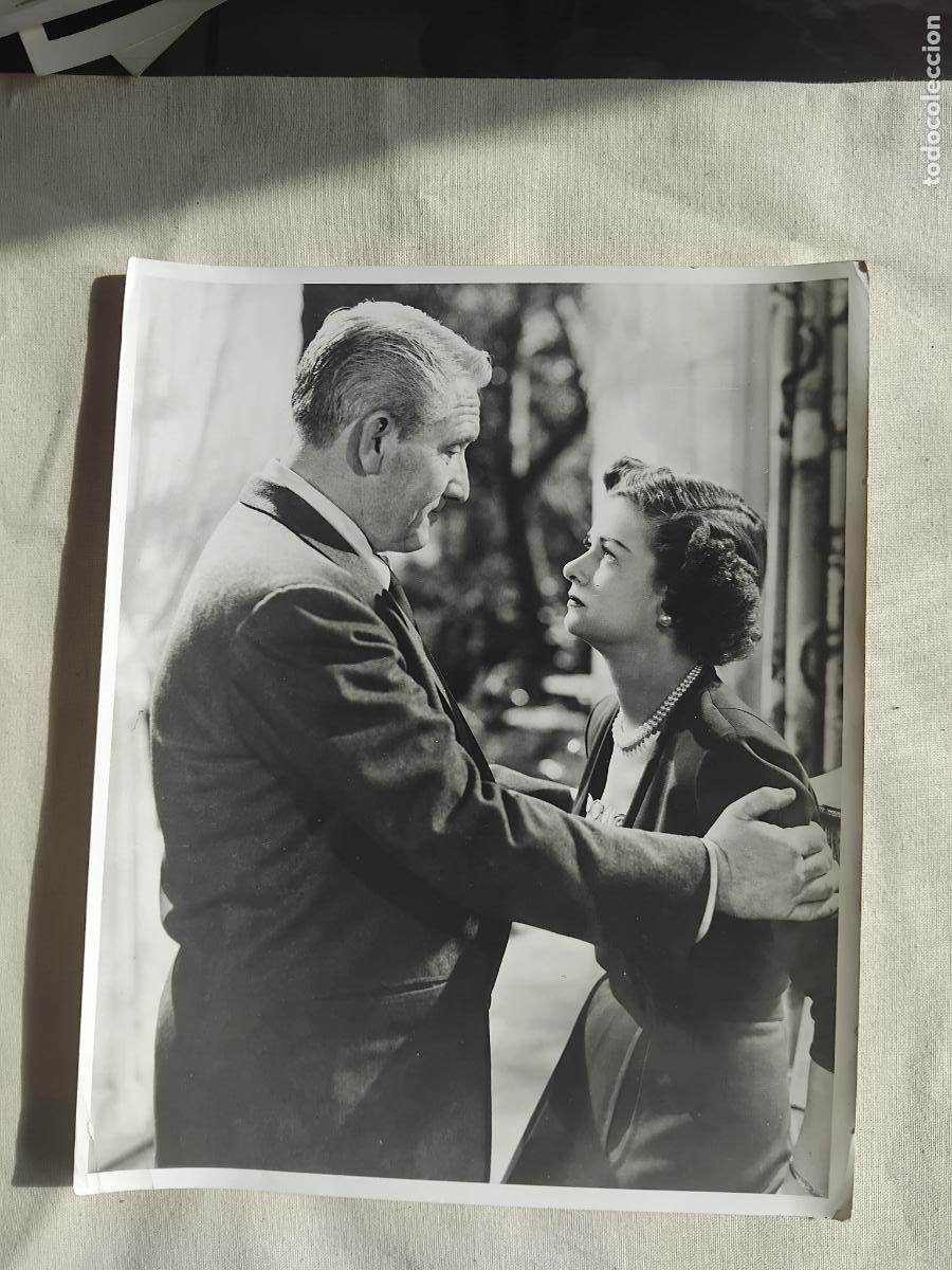 Cinema: FOTOGRAFIA DE SPENCER TRACY Y JOAN BENNETT EN EL PADRE DE LA NOVIA. MGM. 20,50 X 25,50 CM.