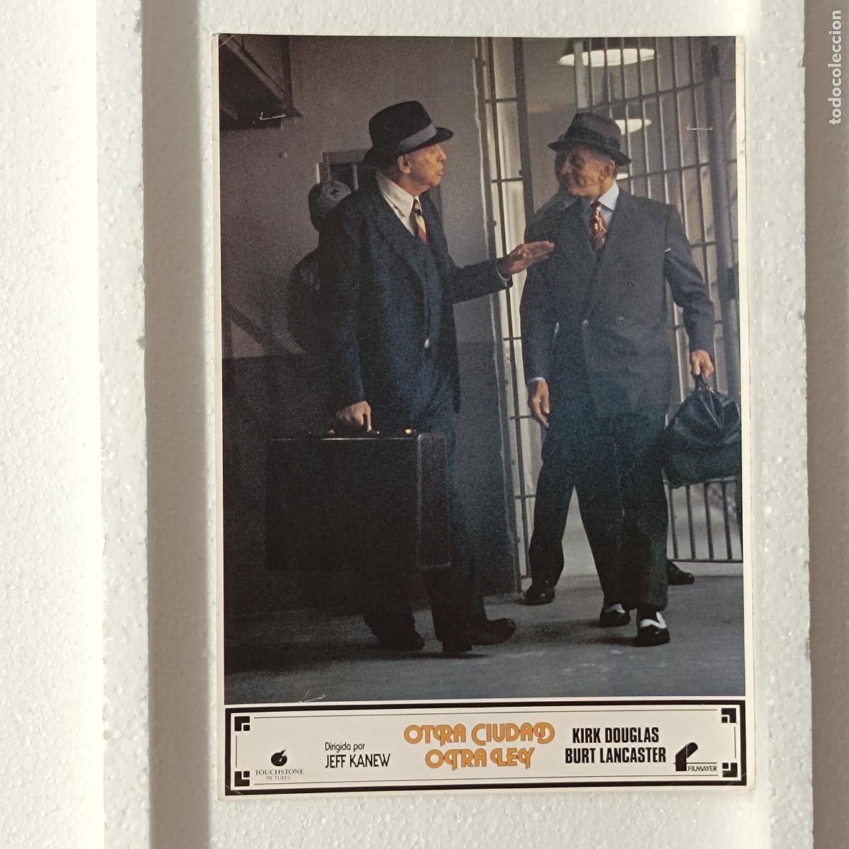Cine: FOTOCROMO. ORIGINAL DE CINE. OTRA CIUDAD OTRA LEY.