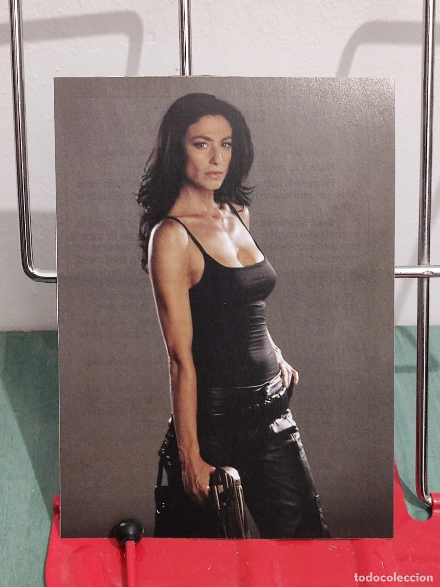 Cin&eacute;ma: Claudia Black . Ficha revista Accion cine