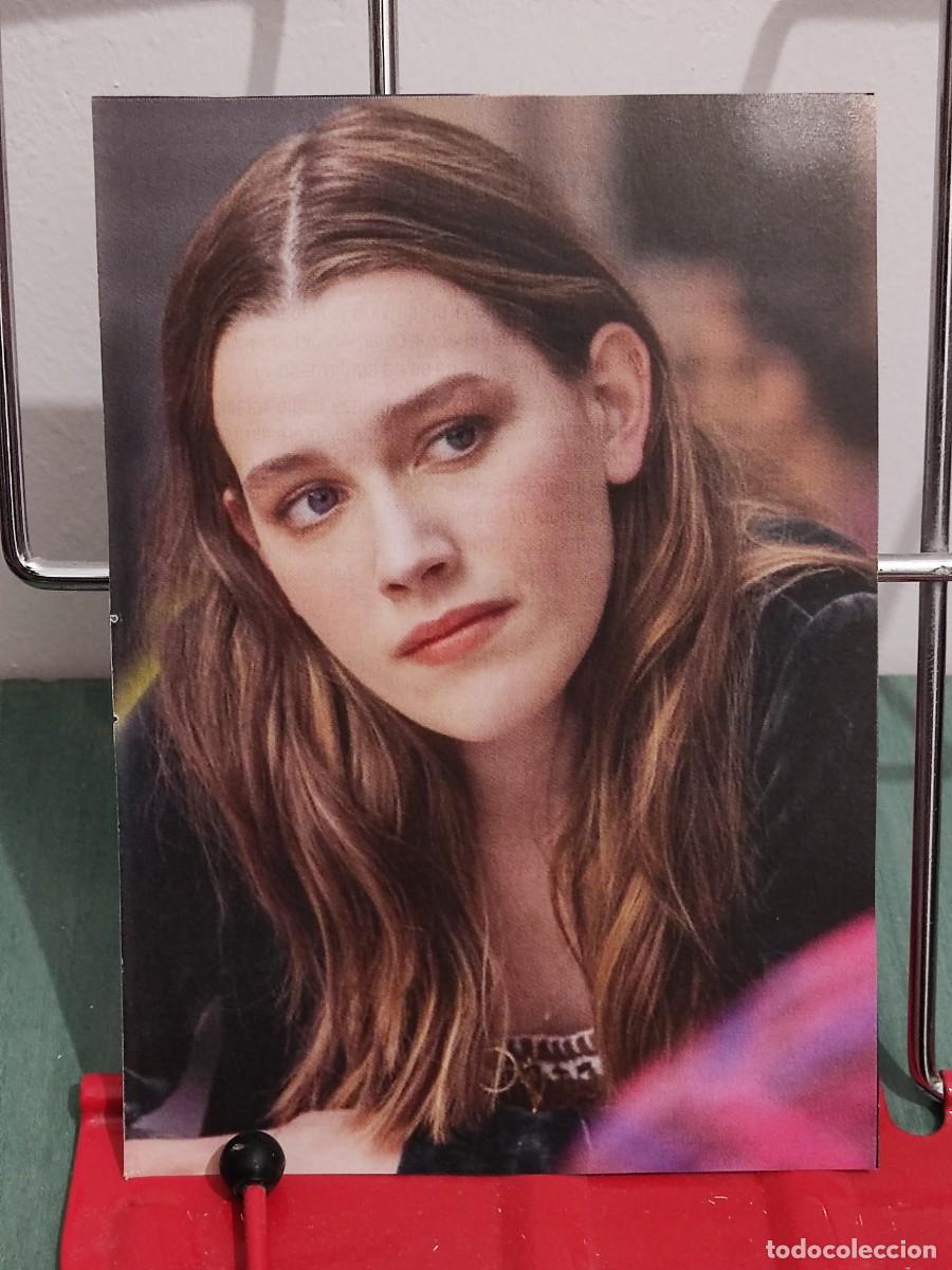 Cine: Victoria Pedretti . Ficha revista Accion cine