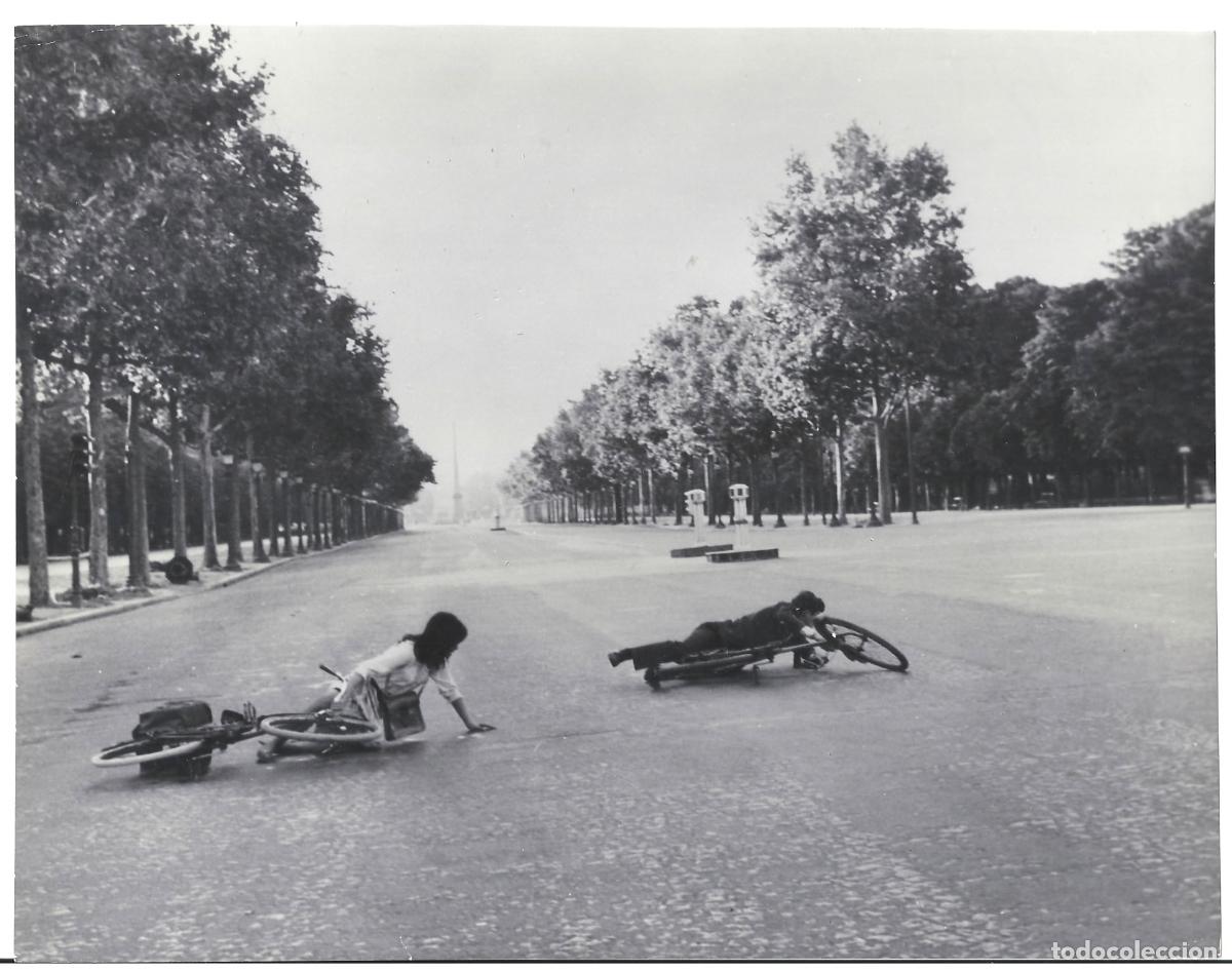 Cinema: F35771 ARDE PARIS RENE CLEMENT bicicleta FOTO B/N ORIGINAL ESPA&Ntilde;OLA