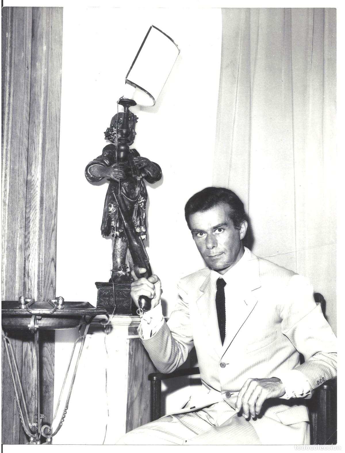 Kino: F35784 MASSIMO SERATO PISTOLA FOTO B/N ORIGINAL ITALIANA