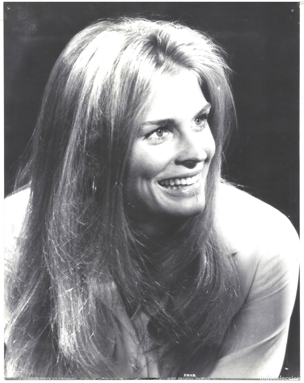 Cinema: F36013 CANDICE BERGEN CAMINO RECTO FOTO B/N ORIGINAL ESPA&Ntilde;OLA